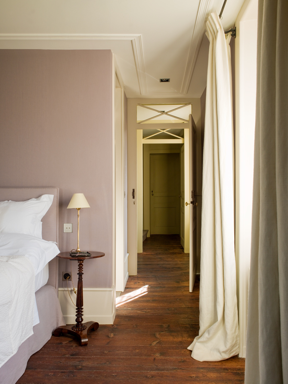 chambre-decoration-maison-de-maitre-a-la-camagne-peter-kammermann-architecte-decorateur-interieur-geneve