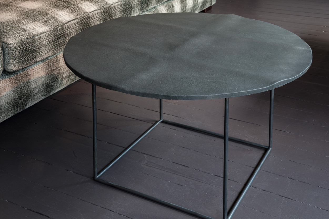 table-plateau-en-gres-design-clement-brazille-peter-kammermann-geneve